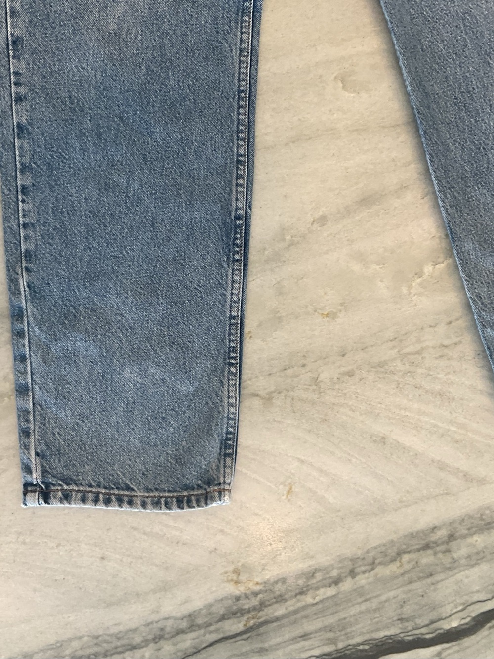 Tommy Hilfiger Light Wash Relaxed Jeans - Picture 6 of 11